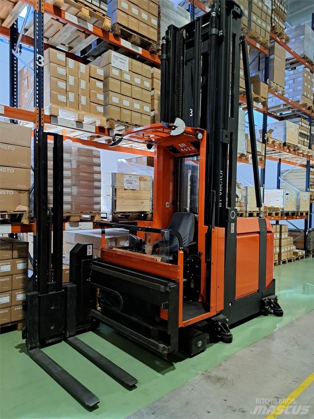 BT VCE100 Narrow aisle truck