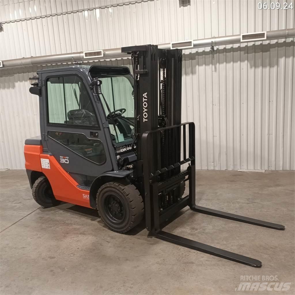 Toyota 52-8FDF30 Diesel Forklifts