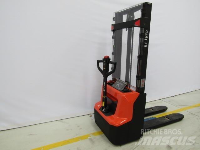 BT SHE100 Manual Pallet Stacker