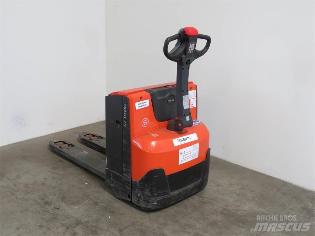 Toyota LWE180 Pallet Truck