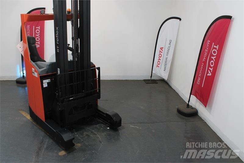BT RRE140 Reach trucks