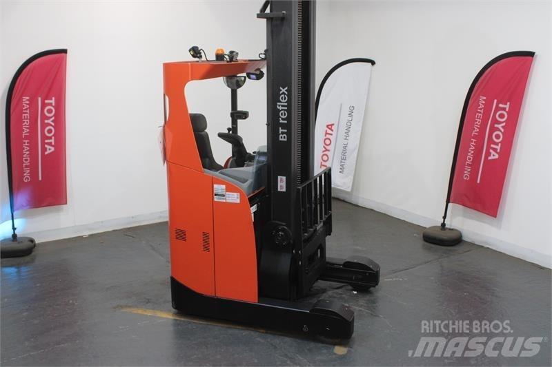 BT RRE140 Reach trucks
