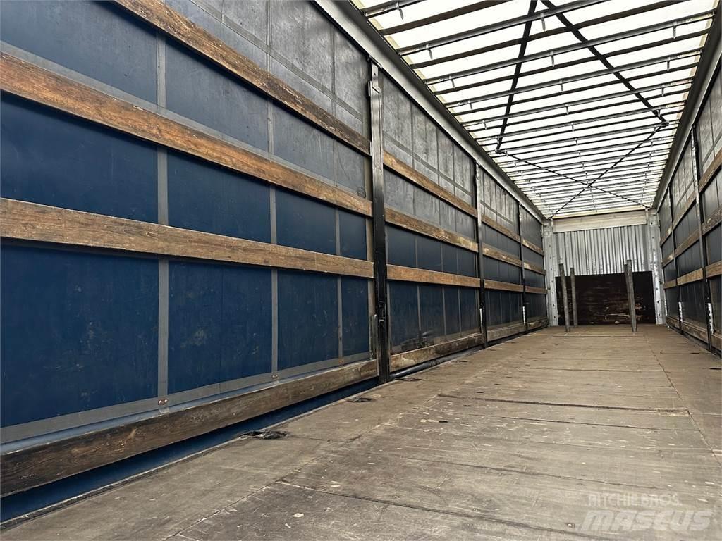 Kässbohrer , Curtain  trailers