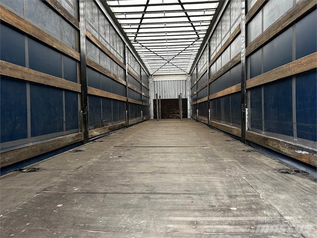 Kässbohrer , Curtain  trailers