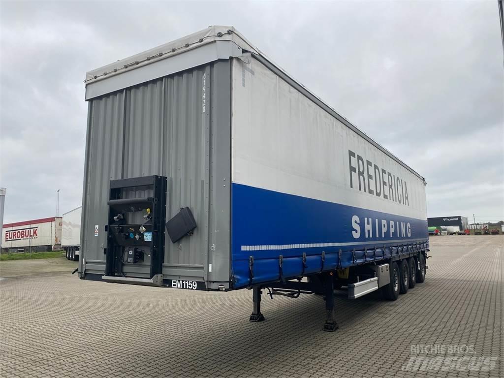 Kässbohrer , Curtain  trailers