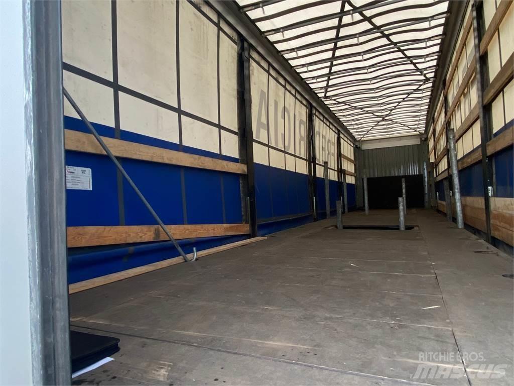 Kässbohrer , Curtain  trailers