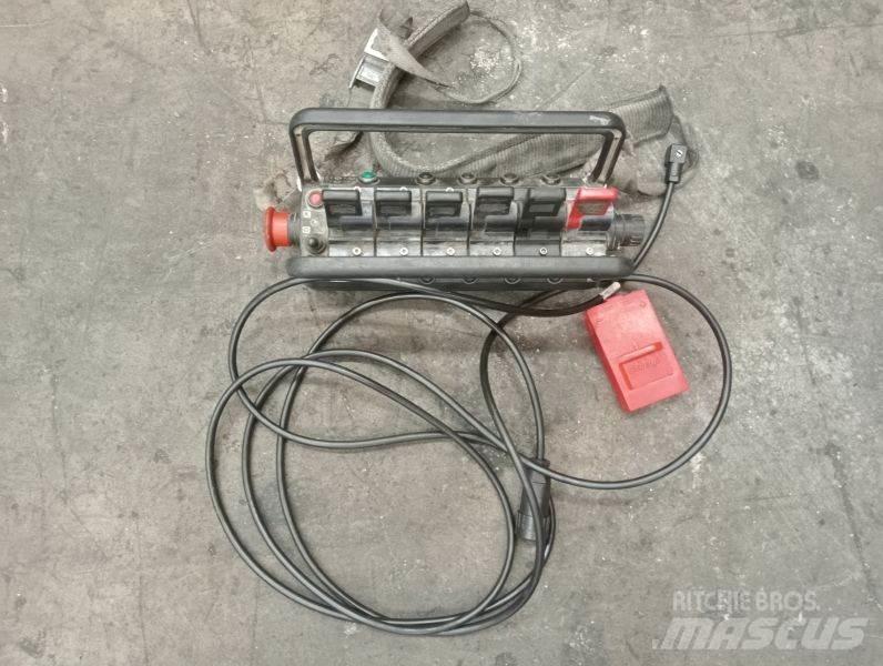 Hiab 322 E-5 HIPRO Knuckleboom cranes