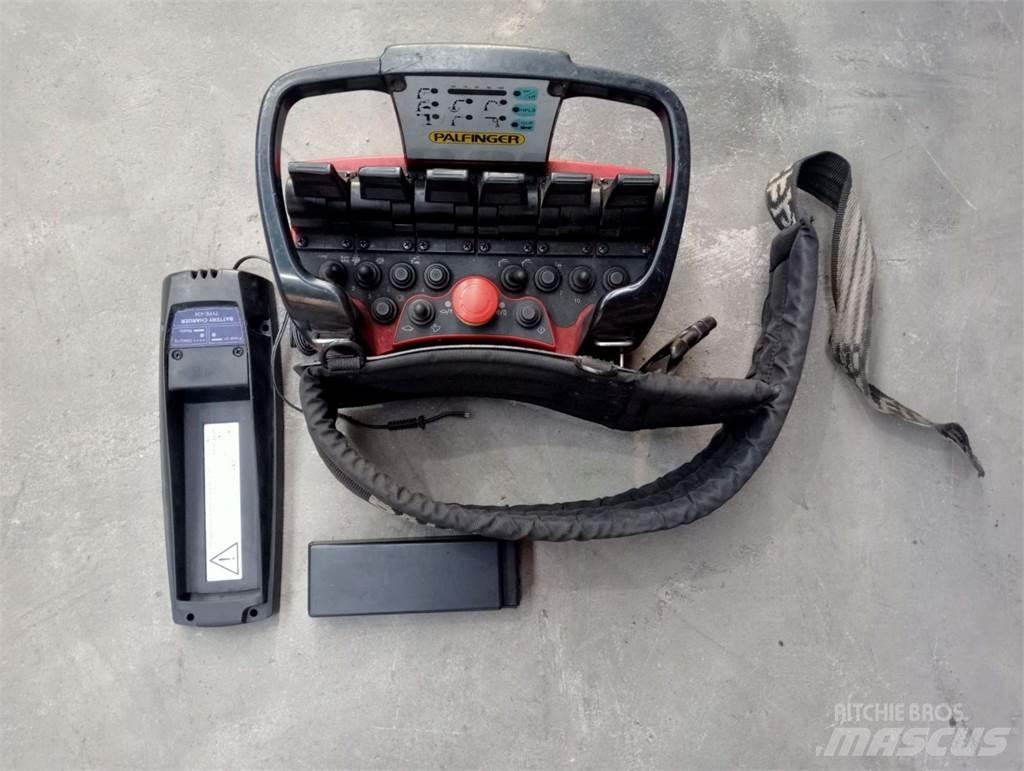 Palfinger PK 23002 Knuckleboom cranes