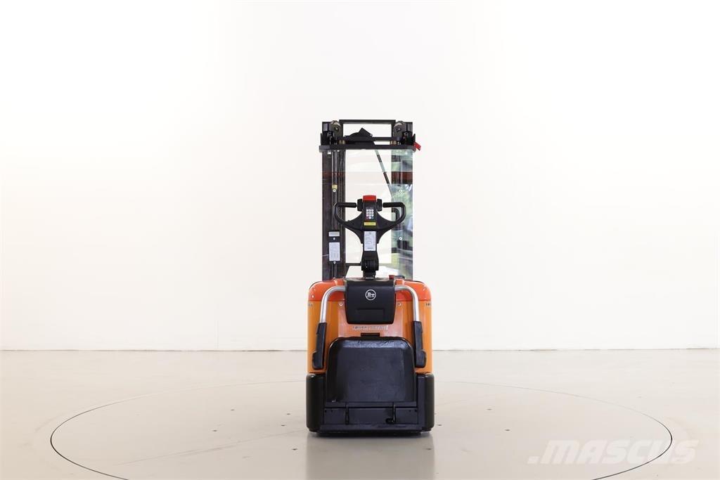 BT SPE125L Pedestrian stacker