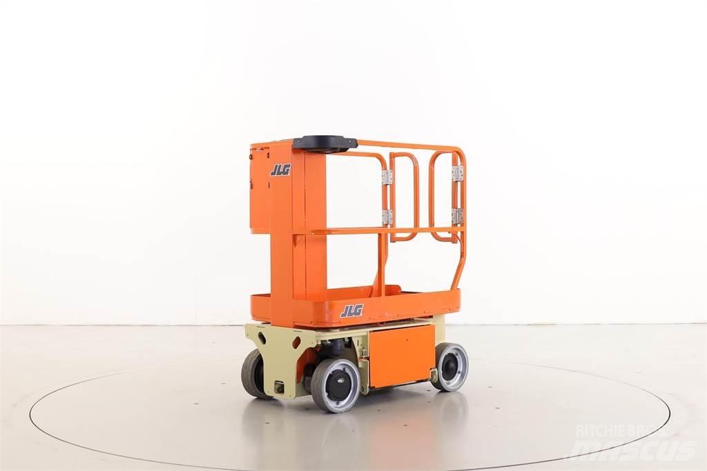 JLG 1230ES Vertical mast lifts