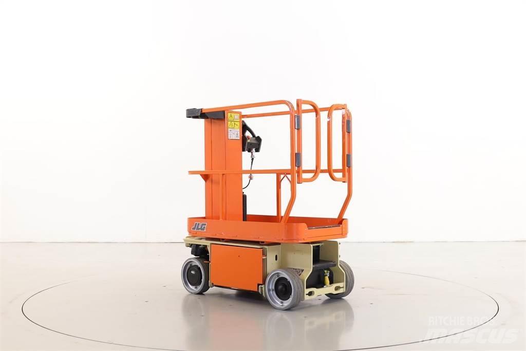 JLG 1230ES Vertical mast lifts