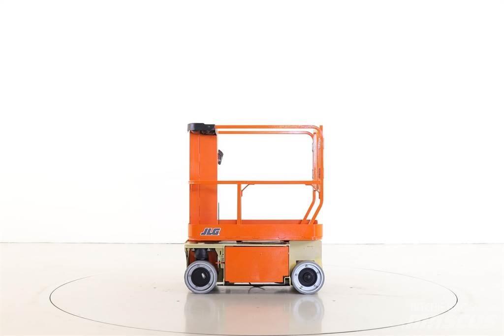 JLG 1230ES Vertical mast lifts