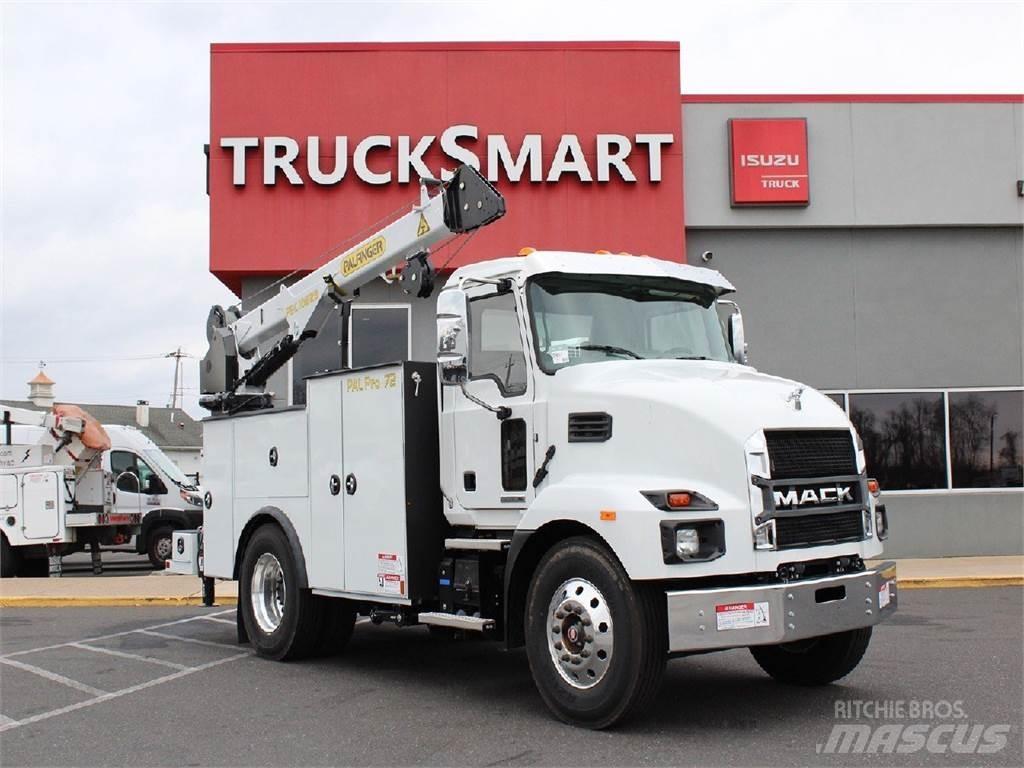 Mack MD6 Tow Trucks / Wreckers