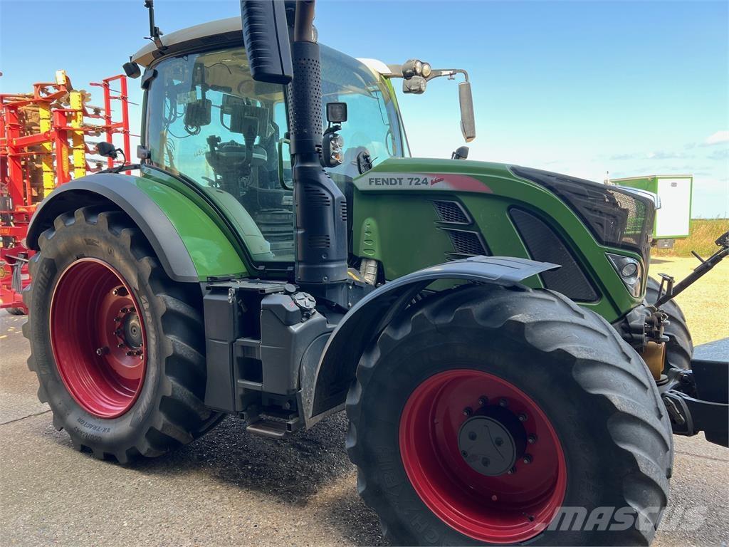 Fendt 724 Tractors