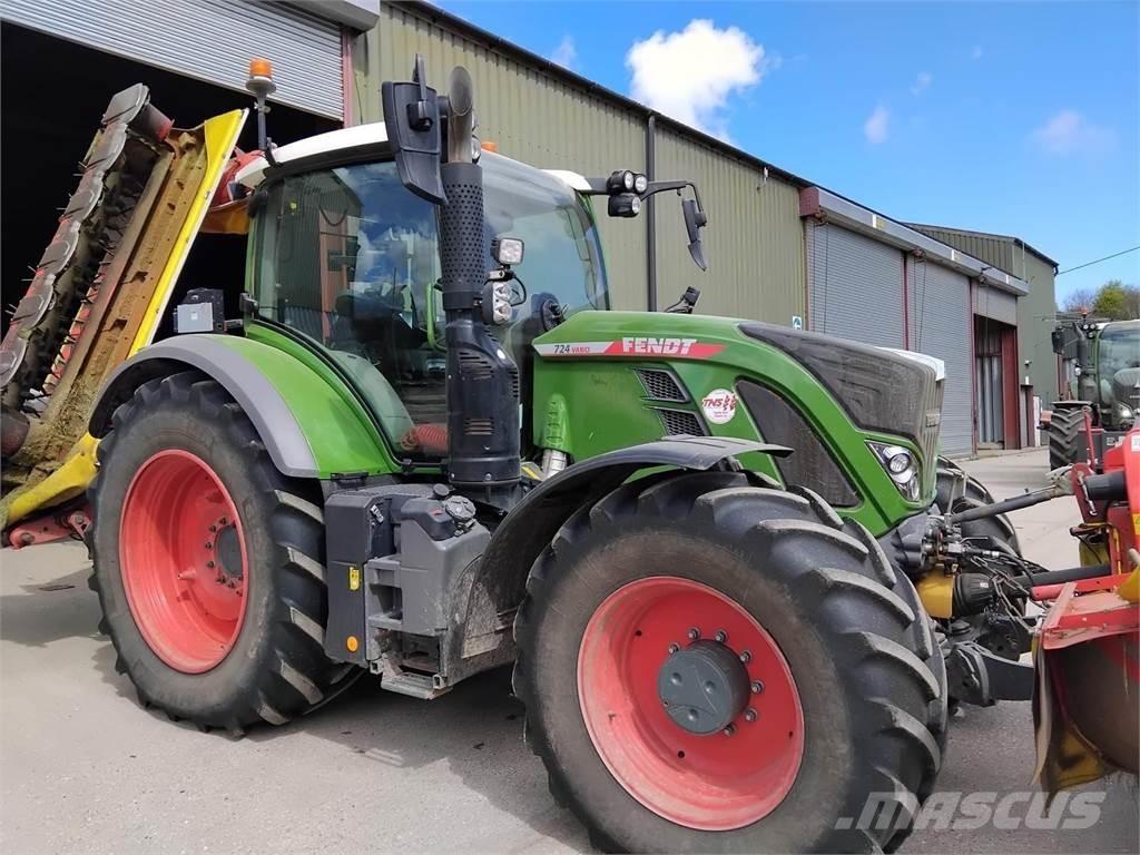 Fendt 724 Tractors