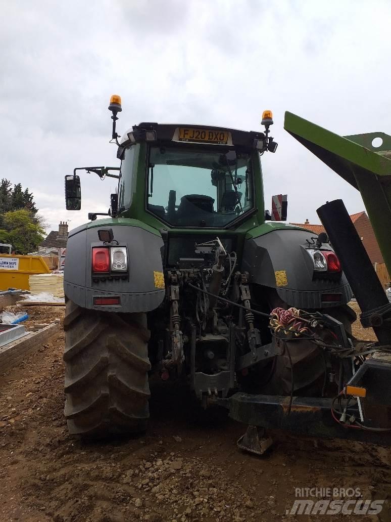 Fendt 828 VARIO Tractors