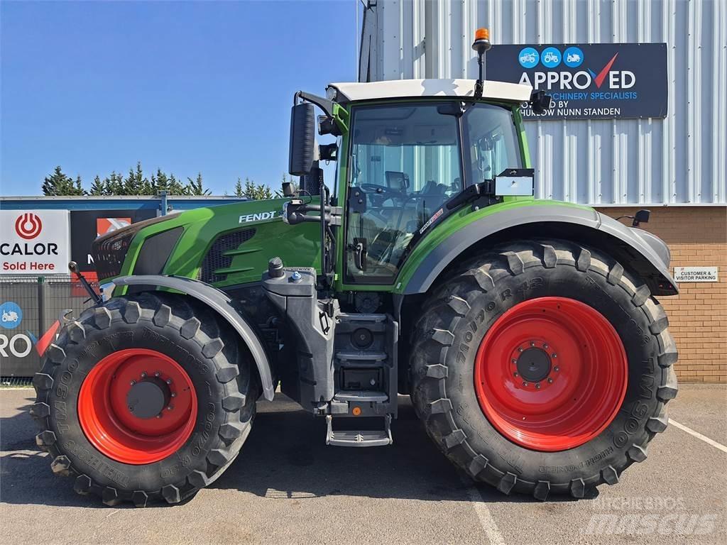 Fendt 828 VARIO Tractors