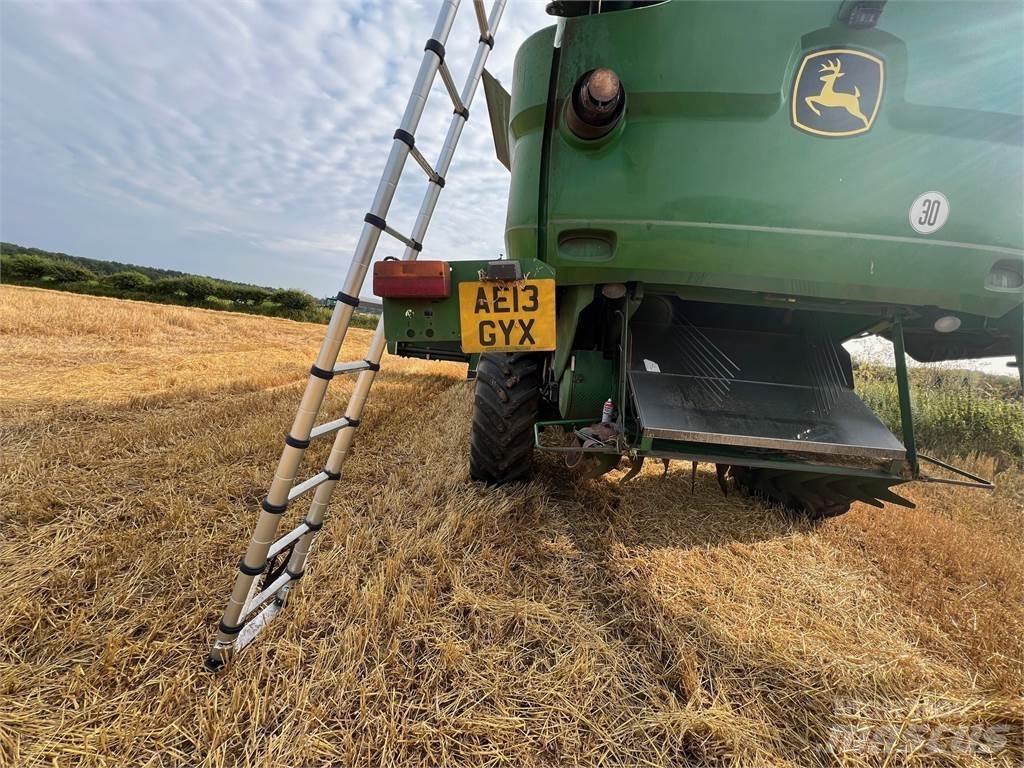 John Deere S685I Combine Harvesters