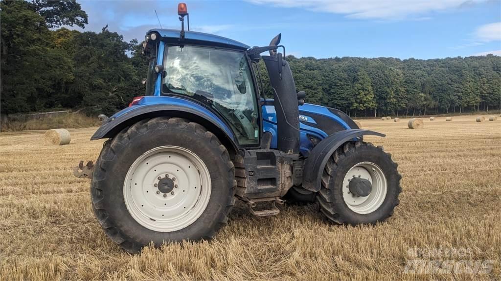 Valtra T214V Tractors