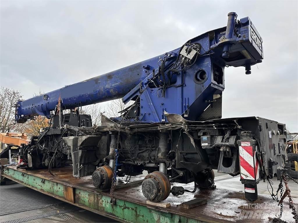 Grove GMK 4090 Mobile and all terrain cranes