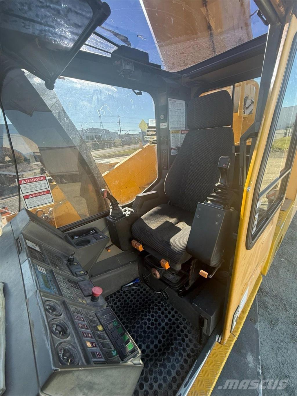 Grove GMK 5200 Mobile and all terrain cranes