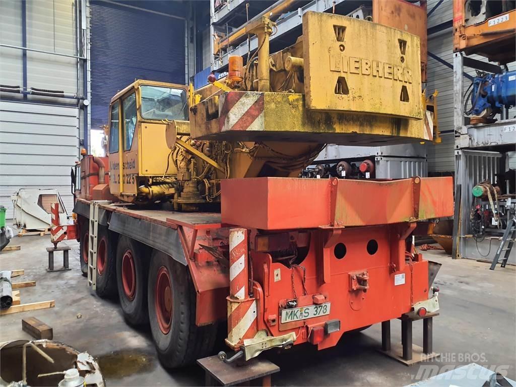 Liebherr LTM 1050 Mobile and all terrain cranes