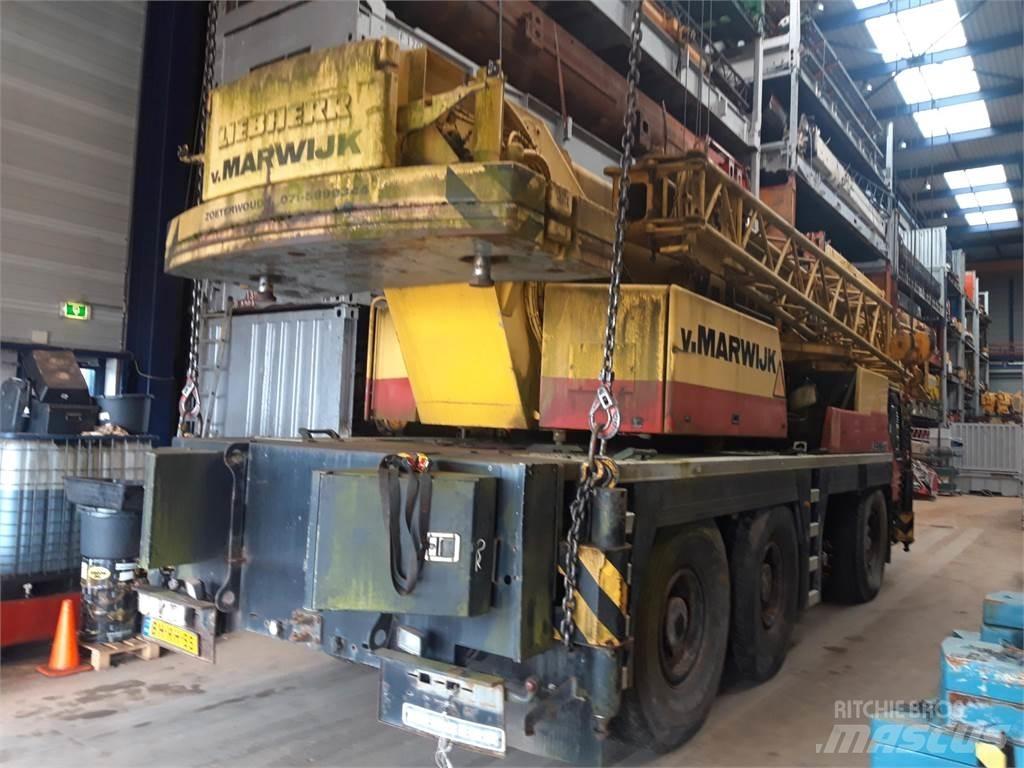 Liebherr LTM 1060-2 Mobile and all terrain cranes