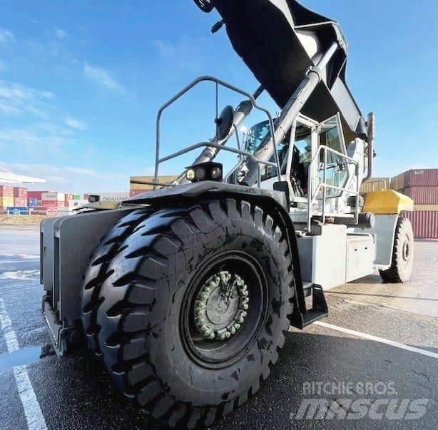 Hyster RS46-41XD/67S Reach Stackers