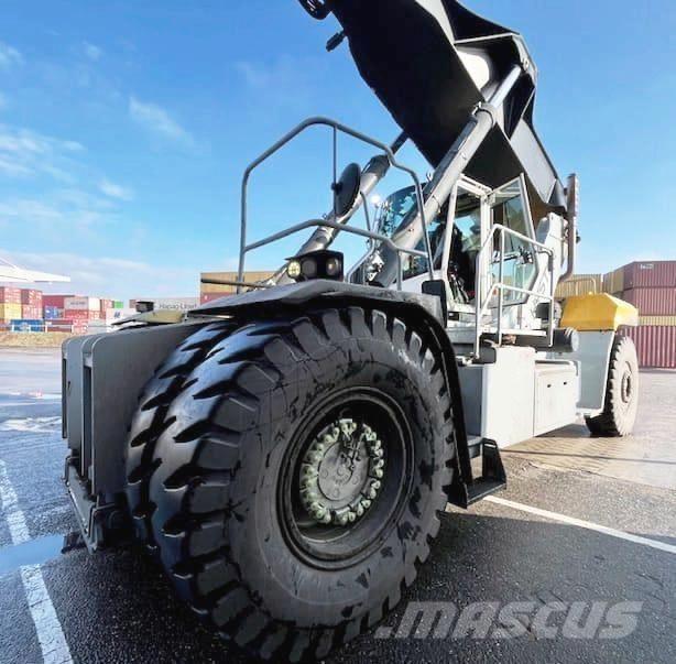 Hyster RS46-41XD/67S Reach Stackers