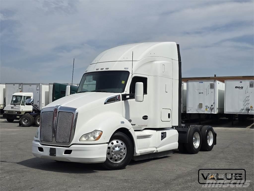 Kenworth T680 Conventional Trucks / Tractor Trucks