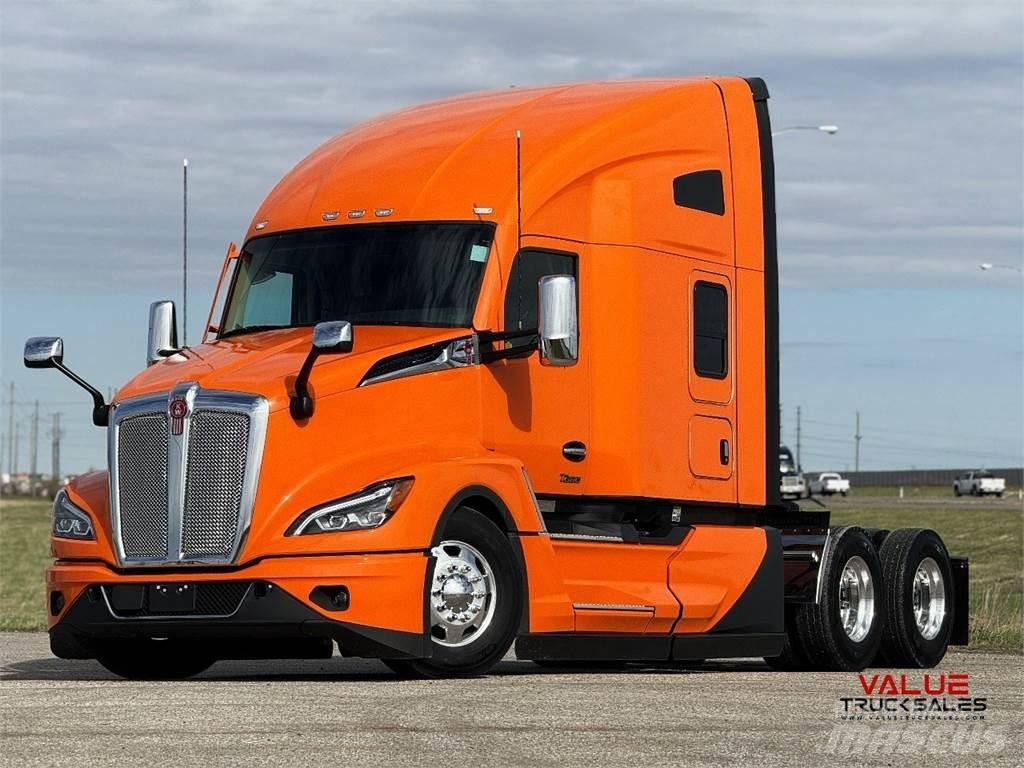 Kenworth T680 Conventional Trucks / Tractor Trucks