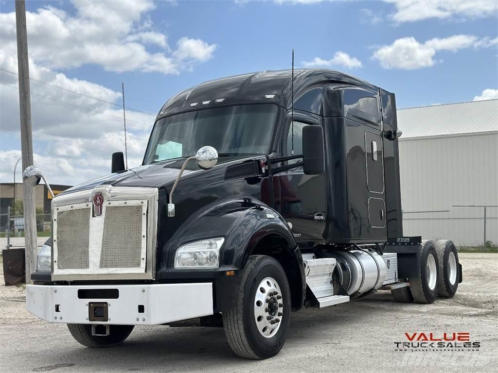 Kenworth T880 Conventional Trucks / Tractor Trucks