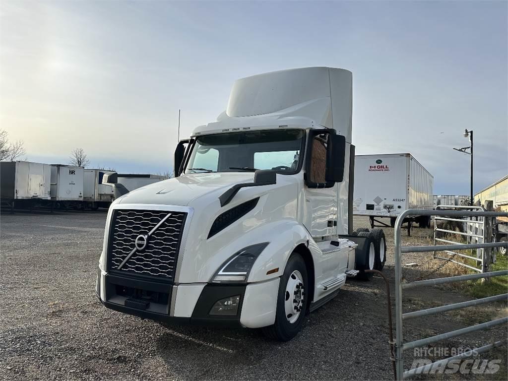 Volvo VNL300 Conventional Trucks / Tractor Trucks