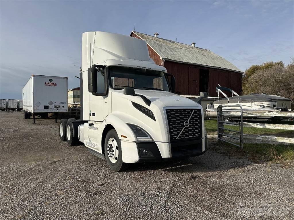 Volvo VNL300 Conventional Trucks / Tractor Trucks