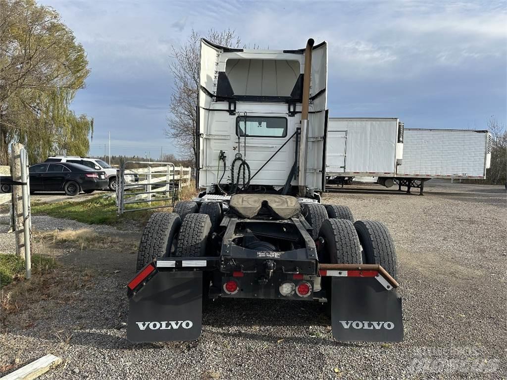 Volvo VNL300 Conventional Trucks / Tractor Trucks