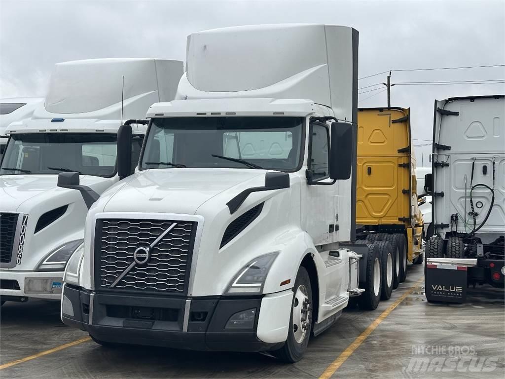 Volvo VNL300 Conventional Trucks / Tractor Trucks