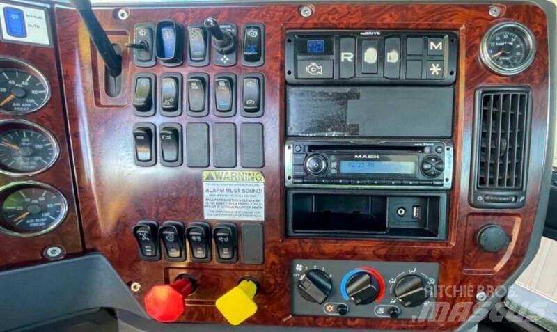 Mack CXU613 Other