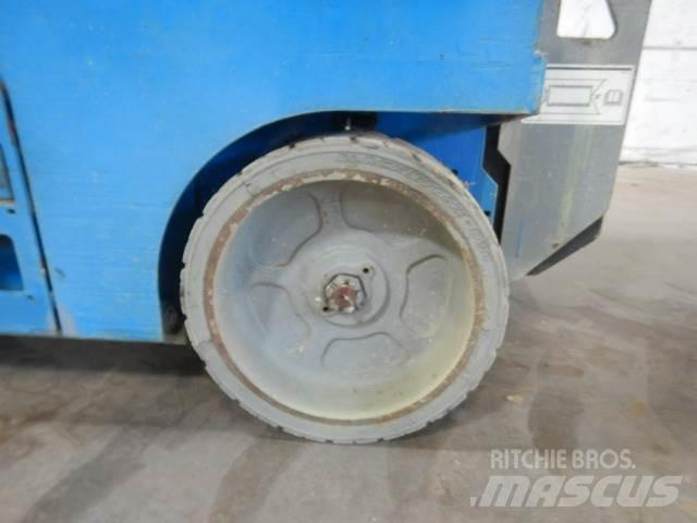 Genie GS2032 Scissor Lifts