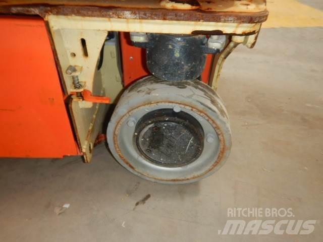 JLG 1230ES Vertical mast lifts