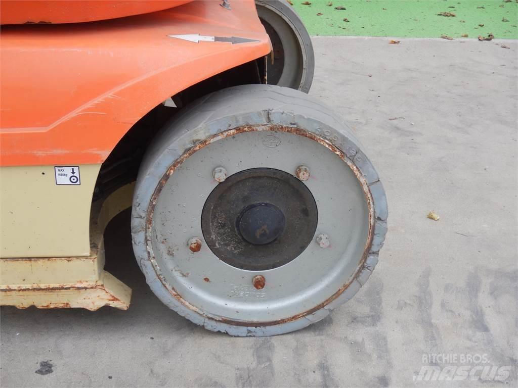 JLG Toucan 10E Vertical mast lifts
