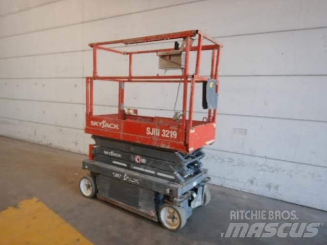 SkyJack SJ3219 Scissor Lifts