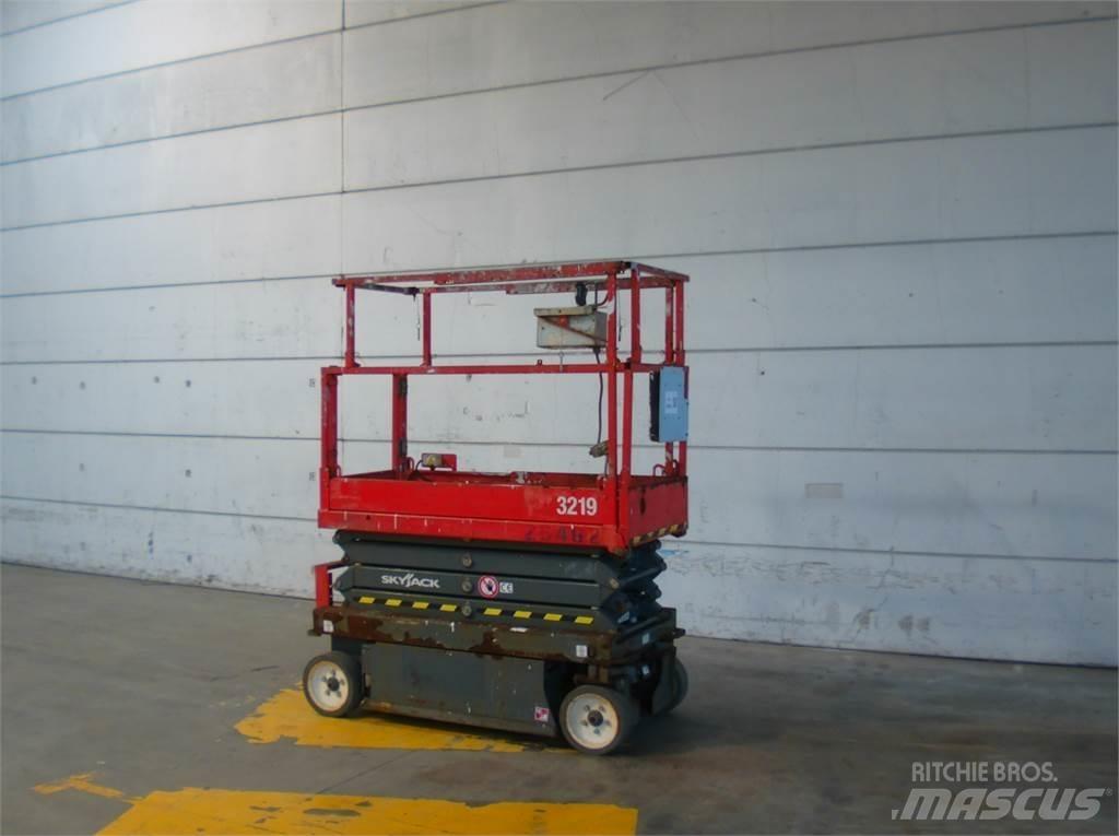 SkyJack SJ3219 Scissor Lifts