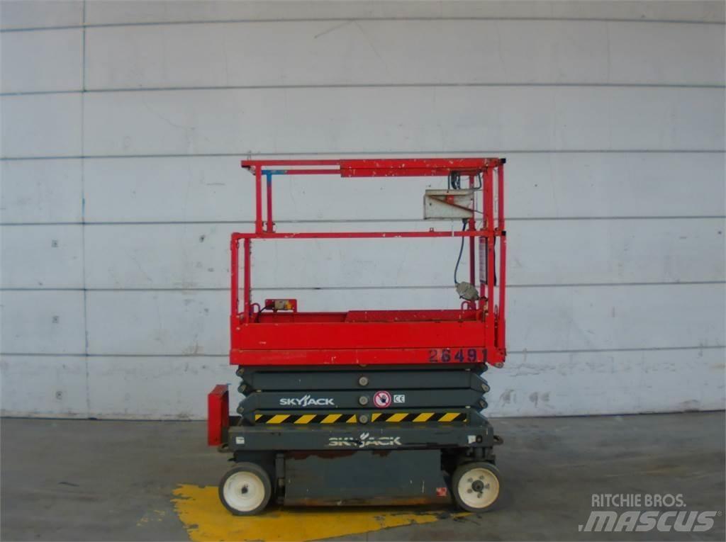 SkyJack SJ3219 Scissor Lifts