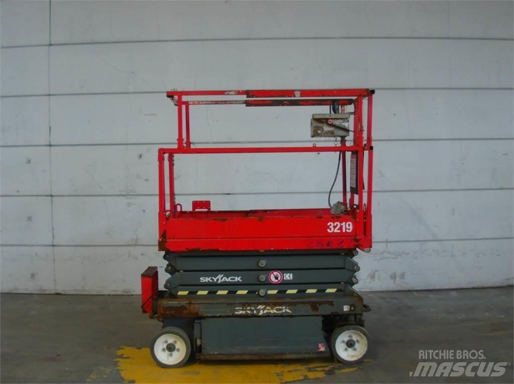 SkyJack SJ3219 Scissor Lifts