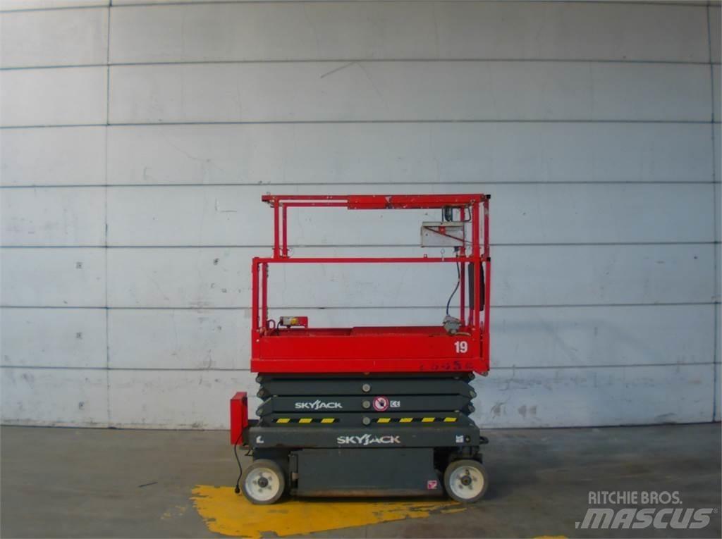 SkyJack SJ3219 Scissor Lifts