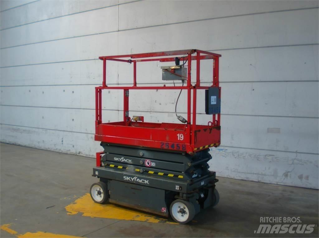 SkyJack SJ3219 Scissor Lifts
