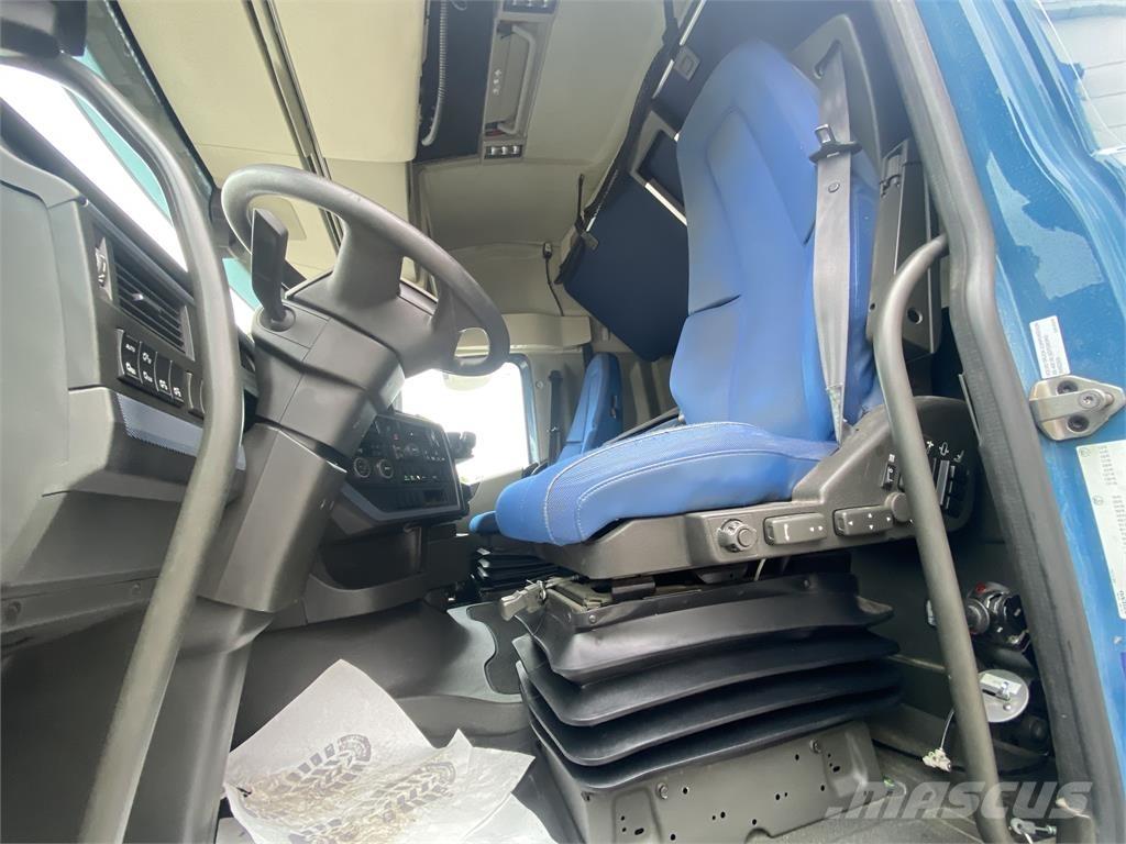 Volvo FH 6x4 Conventional Trucks / Tractor Trucks