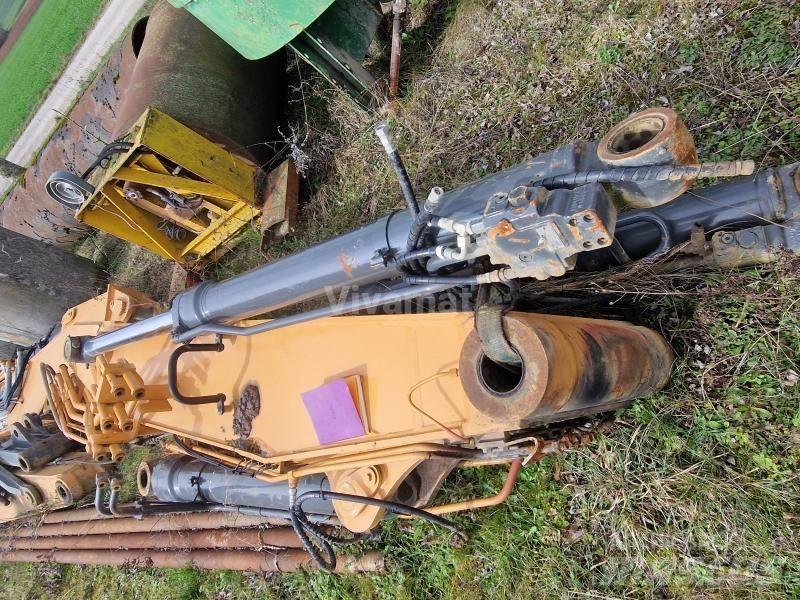CASE CX245SR Booms and dippers