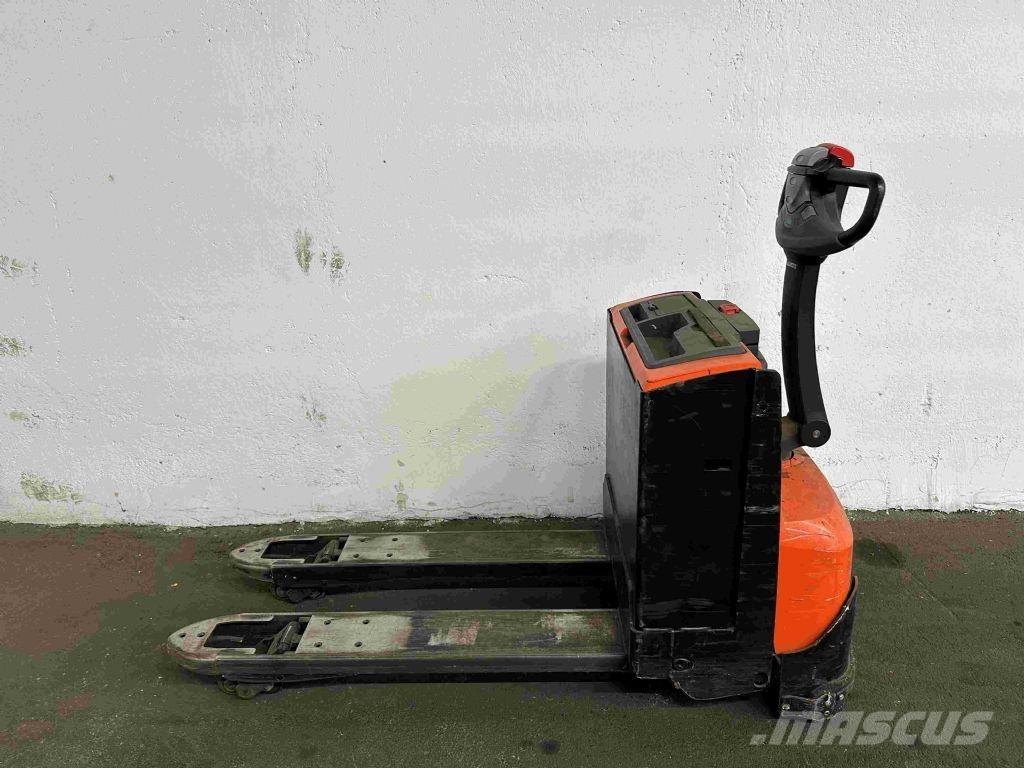 BT LWE 200 Low lifter