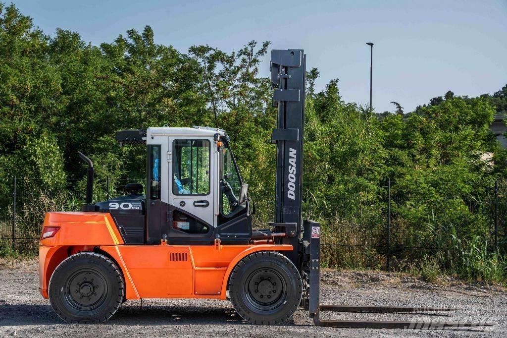 Doosan D 90-S-7 Diesel Forklifts
